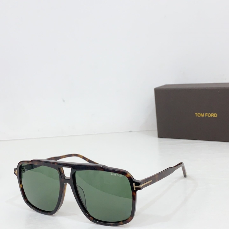 TOM FORD